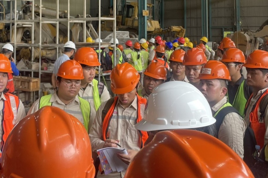 Expanding Industrial Knowledge, Mining Students from ITB Visit PT Indocement Factory in Palimanan, Cirebon